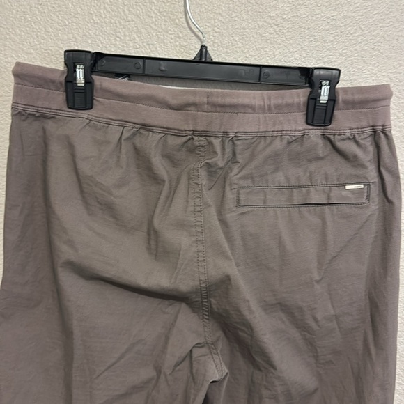 Vuori Ripstop Traveler Jogger Pants - Picture 8 of 9